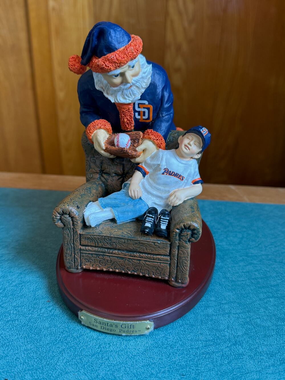 Vintage 2001 San Diego Padres Santa’s Gift Figurine MLB